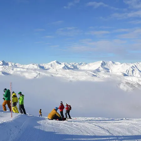 Lumineux 2* En Famille, Skis Aux Pieds, Proches Commerces Et Ecoles De - Fr-1-182-136 Apartment *